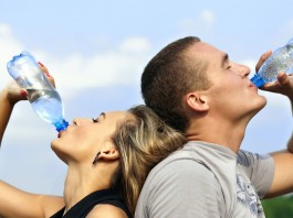 Boire plus d'eau améliore votre régime alimentaire