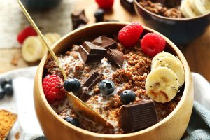 Bol de quinoa au chocolat noir et aux fruits