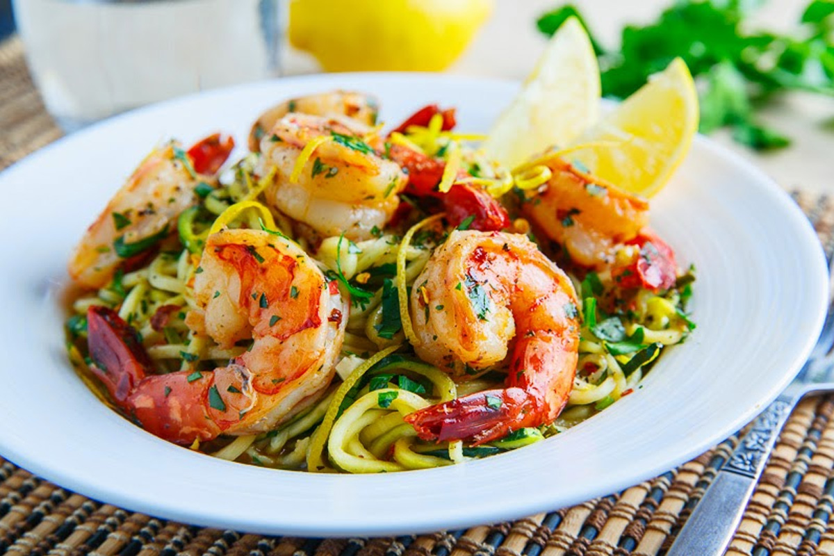 Spaghettis de courgette aux crevettes | Manger Méditerranéen