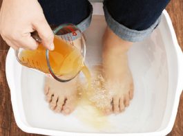 Les bienfaits d’un bain de pieds au vinaigre de cidre !