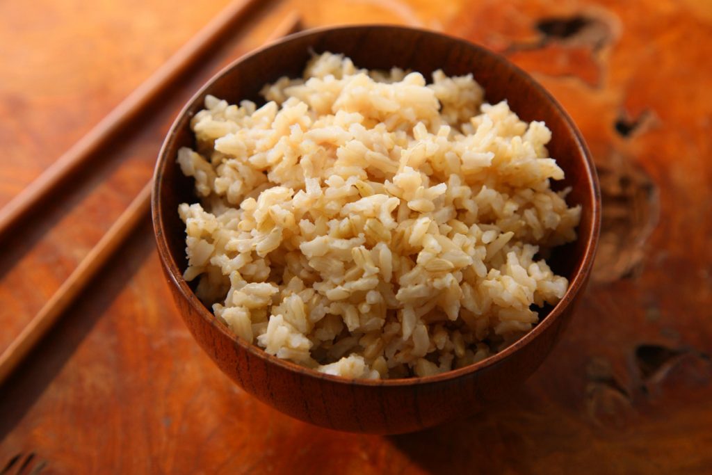 Le riz brun est-il plus sain ?