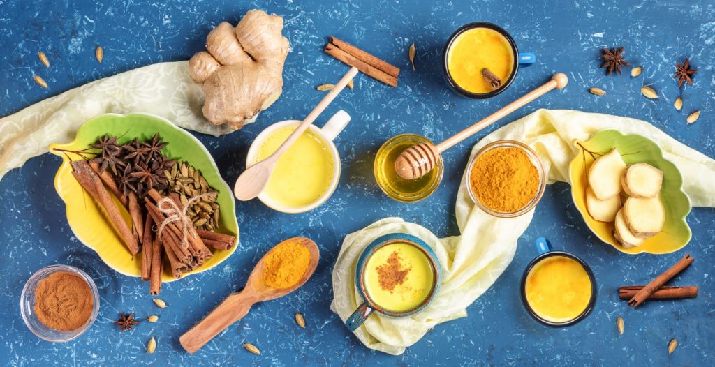 Les bienfaits du curcuma, du gingembre et du miel dans le régime méditerranéen : 2 recettes pour une santé optimale !